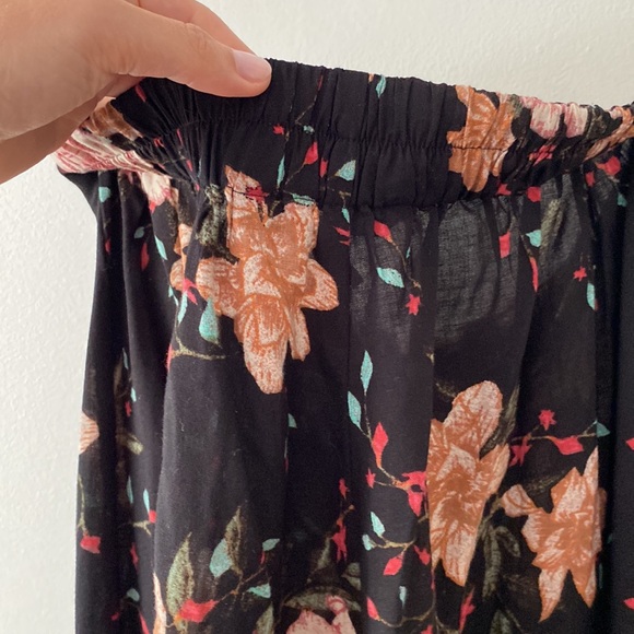 Floral pants - Picture 3 of 4